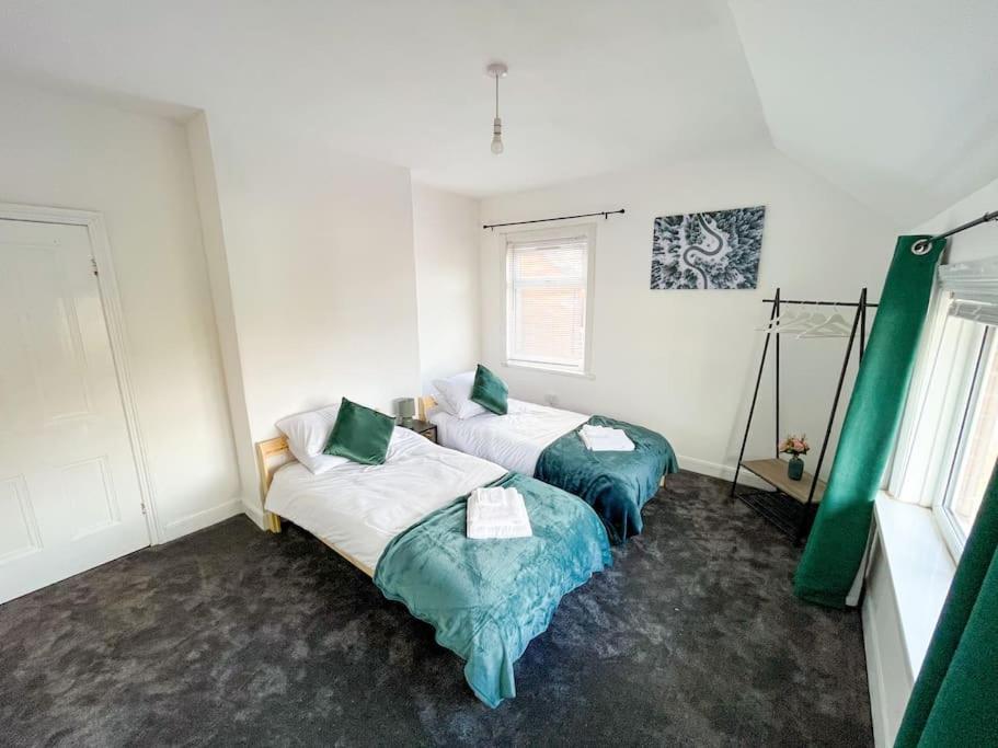 Apartamento Perfect For Contractors & Families! 7 Beds Free Parking Birmingam Exterior foto