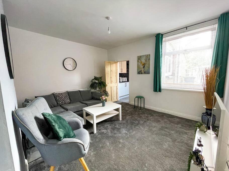 Apartamento Perfect For Contractors & Families! 7 Beds Free Parking Birmingam Exterior foto